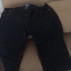 Crop jeans to the knees